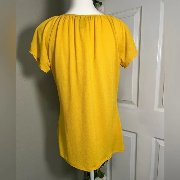 🌼NWOT Yellow Top/Blouse. - Picture 5 of 8